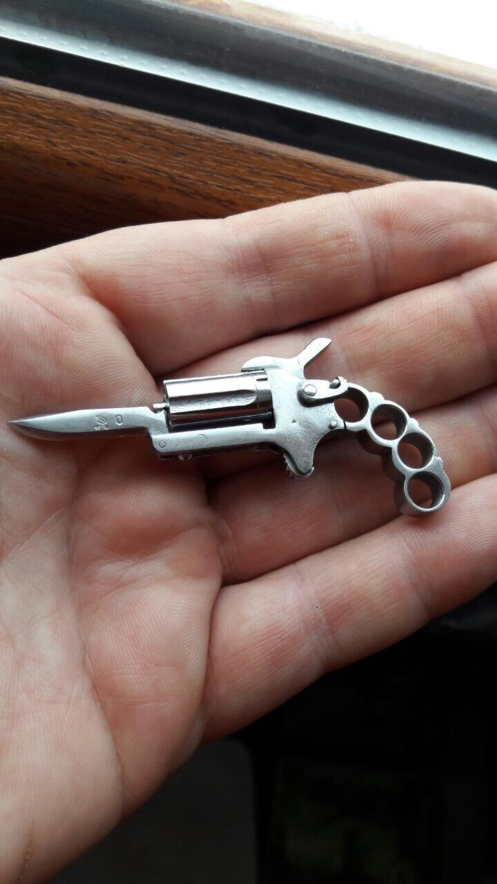 Apache Knife Revolver